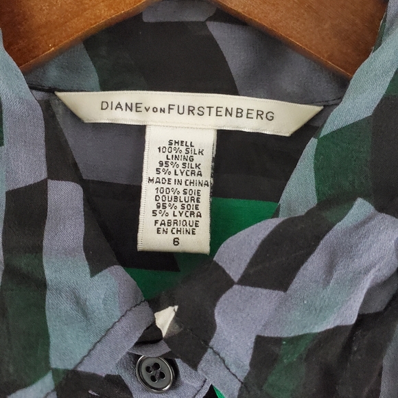 Diane von Furstenberg 100% Silk Green Black Button Blouse Top Womens Size 6 - Picture 7 of 7